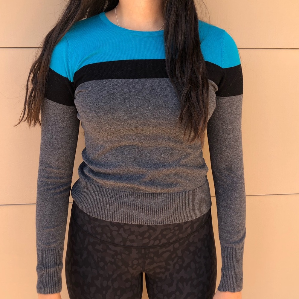 Active Gray & Blue Sweater Size Small